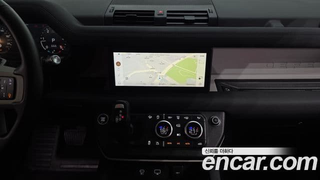Land Rover Defender 2021 — фото 12 из 20