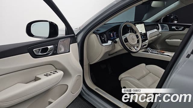Volvo XC60 2026 — Фото 11/20