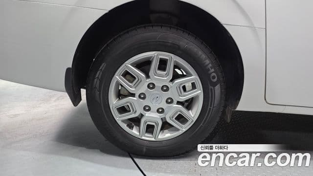 Hyundai Staria 2023 — ფოტო 5/20