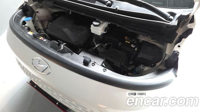 Hyundai Staria 2023 — ფოტო 6/20