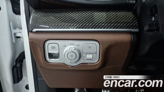 Mercedes-Benz GLE-Class 2025 — Photo 10/20