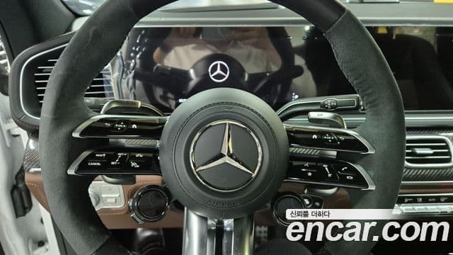 Mercedes-Benz GLE-Class 2025 — Photo 15/20