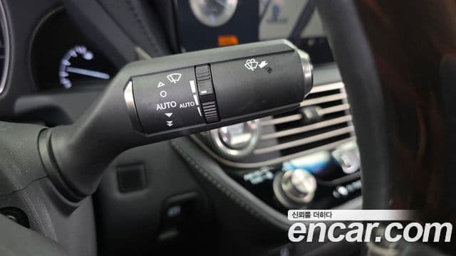 Lexus LS500 2021 — Photo 20/36