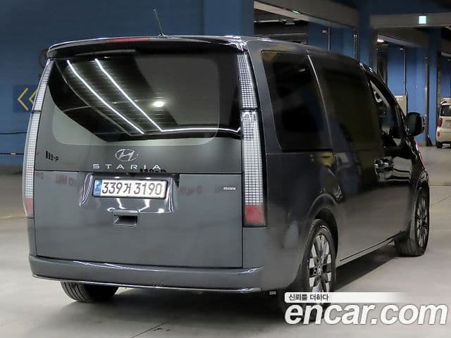 Hyundai Staria 2021 — Фото 1/20