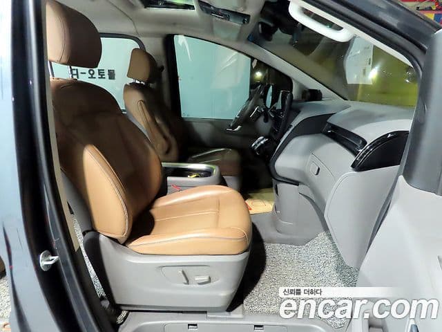 Hyundai Staria 2021 — Фото 10/20