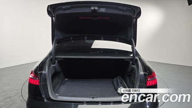 Audi A6 2020 — ფოტო 18/20