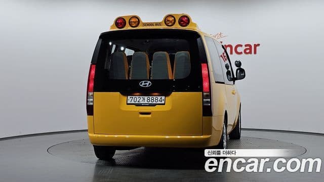 Hyundai Staria 2022 — ფოტო 4/20