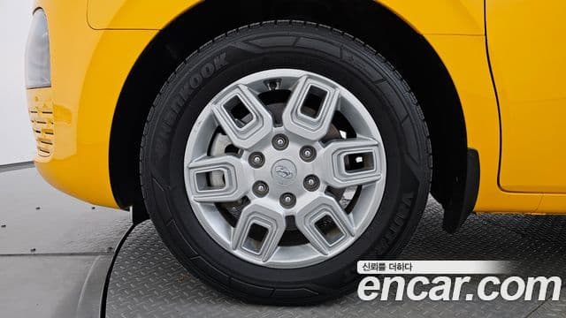 Hyundai Staria 2022 — ფოტო 5/20