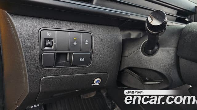 Hyundai Staria 2022 — ფოტო 17/20