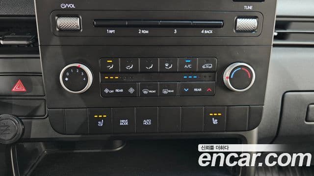 Hyundai Staria 2022 — ფოტო 19/20