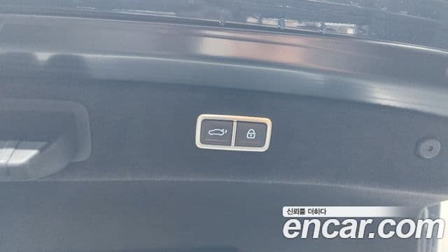 Genesis G90 2022 — ფოტო 18/20