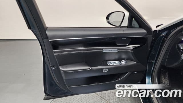 Genesis G90 2022 — Photo 3/41