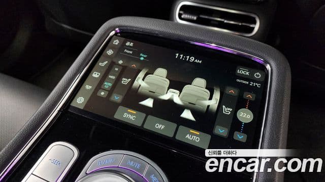 Genesis G90 2022 — Photo 32/41