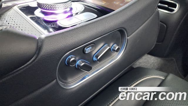 Genesis G90 2022 — Photo 30/41