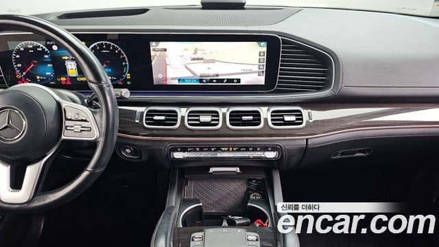 Mercedes-Benz GLE-Class 2021 — Şəkil 18/20