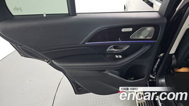 Mercedes-Benz GLE-Class 2021 — Photo 5/34