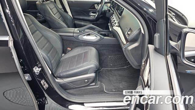 Mercedes-Benz GLE-Class 2021 — Photo 23/34