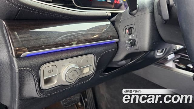 Mercedes-Benz GLE-Class 2021 — Photo 6/34