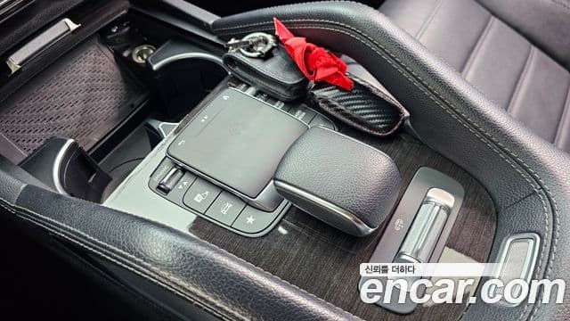 Mercedes-Benz GLE-Class 2021 — Photo 7/34