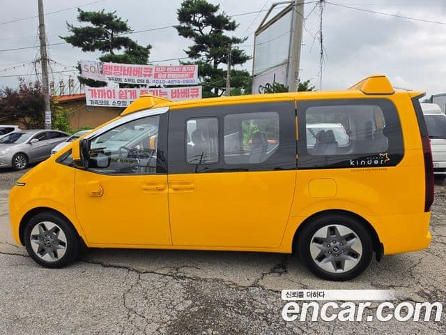 Hyundai Staria 2022 — Фото 4/12