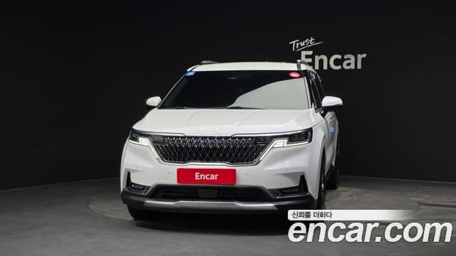 Kia Carnival 2023 — ფოტო 3/20