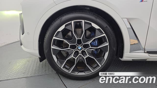 BMW X7 2024 — Photo 3/20
