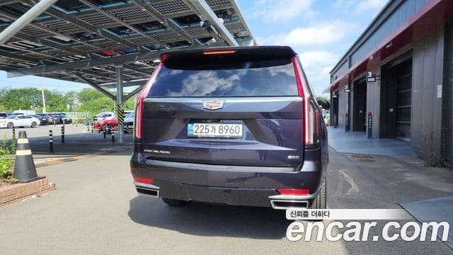 Cadillac Escalade 2022 — ფოტო 3/20
