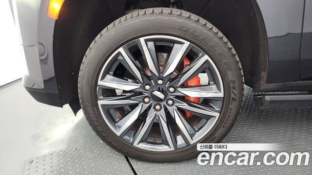 Cadillac Escalade 2022 — ფოტო 4/20