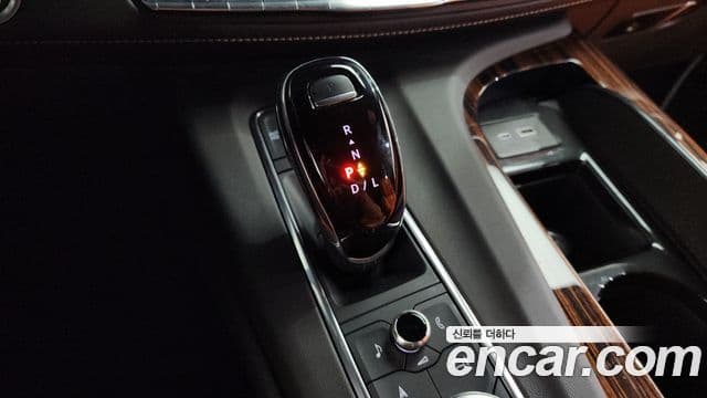Cadillac Escalade 2022 — ფოტო 7/20