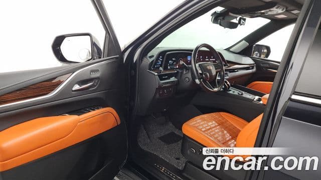 Cadillac Escalade 2022 — ფოტო 8/20