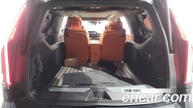 Cadillac Escalade 2022 — ფოტო 18/20