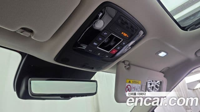 Kia Carnival 2024 — Фото 17/20