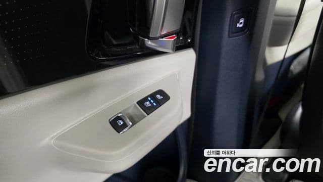 Kia Carnival 2024 — Фото 18/20