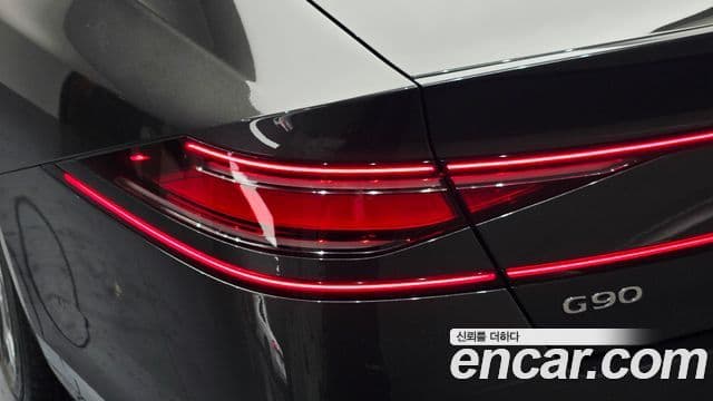 Genesis G90 2023 — Photo 20/38