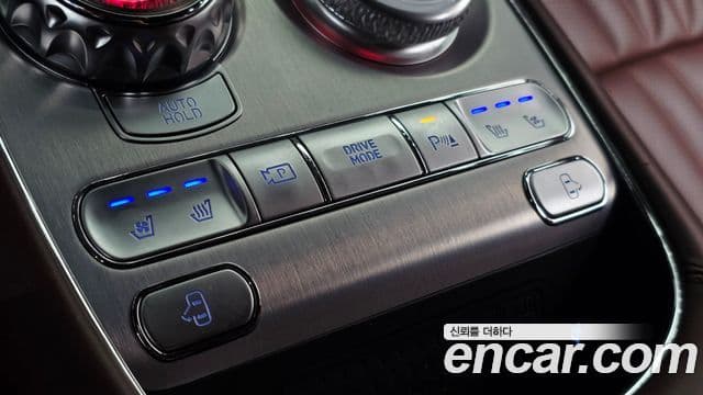 Genesis G90 2023 — Photo 36/38