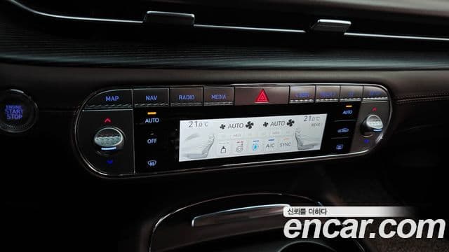 Genesis G90 2023 — Photo 35/38