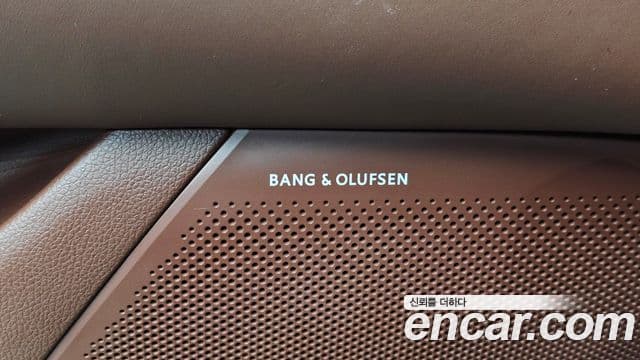 Genesis G90 2023 — Photo 32/38