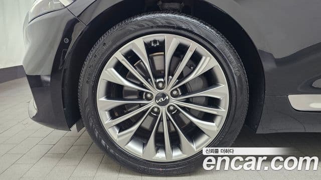 Kia The K9 2023 — Photo 16/32
