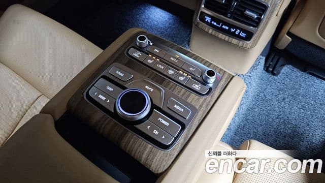 Kia The K9 2023 — Photo 31/32