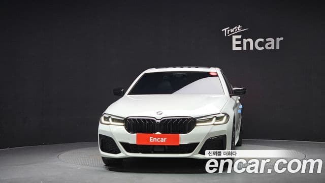 BMW 5 Series 2022 — ფოტო 2/20