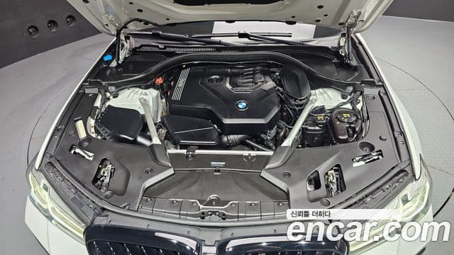 BMW 5 Series 2022 — ფოტო 5/20