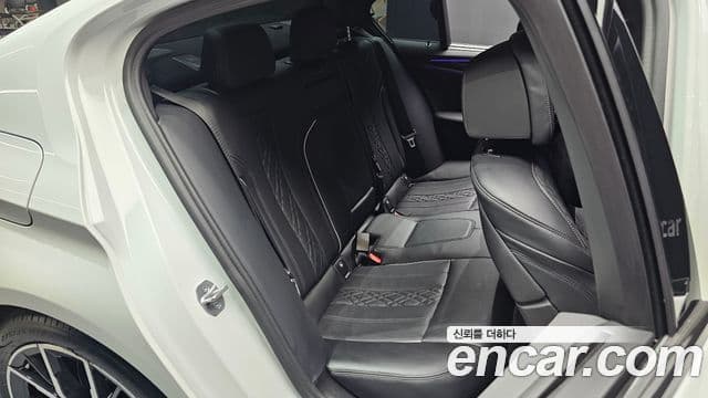 BMW 5 Series 2022 — ფოტო 11/20