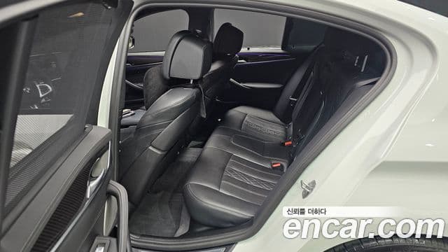 BMW 5 Series 2022 — ფოტო 12/20