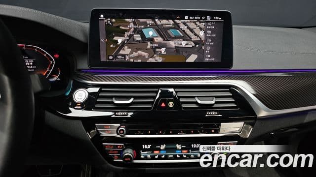BMW 5 Series 2022 — ფოტო 14/20