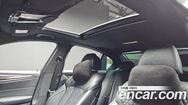 BMW 5 Series 2022 — ფოტო 18/20