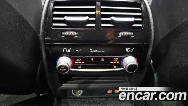 BMW 5 Series 2022 — ფოტო 19/20