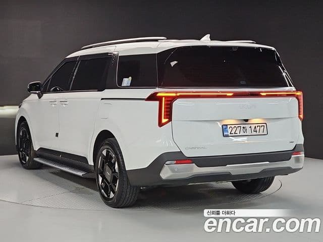 Kia Carnival 2025 — Фото 2/20