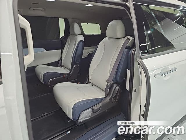 Kia Carnival 2025 — Şəkil 18/20