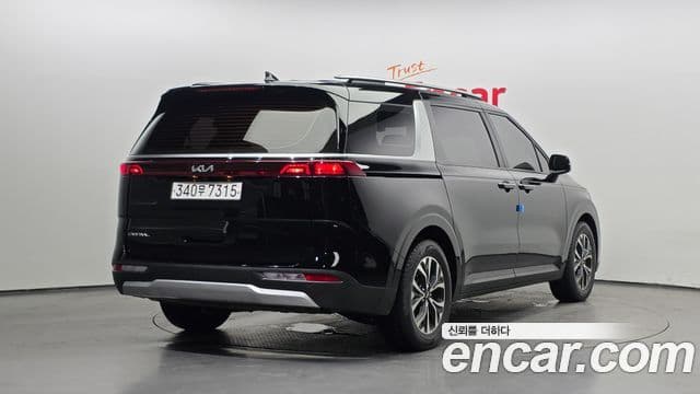 Kia Carnival 2023 — Фото 2/20