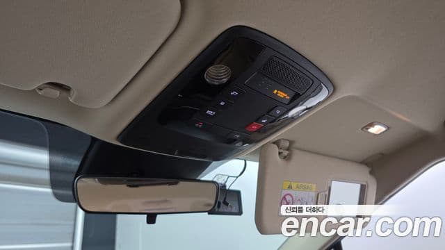 Kia Carnival 2023 — Фото 18/20